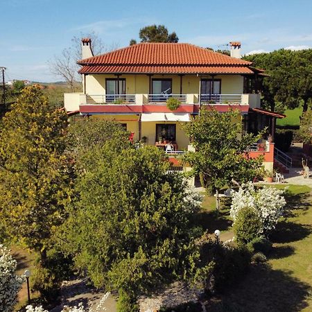 Pond And Pines, By Nice House By The Sea! Epanomí Exterior foto