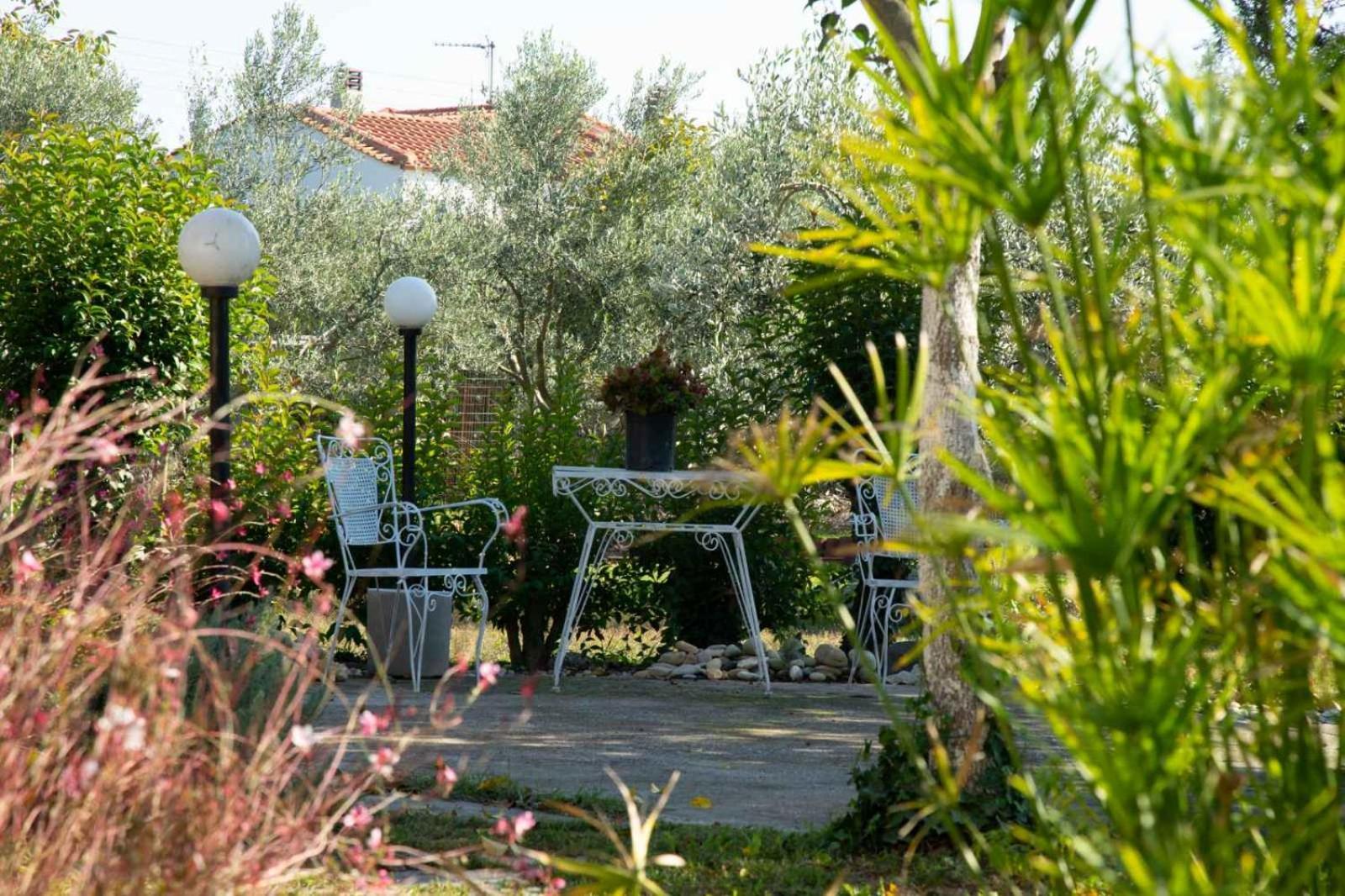 Pond And Pines, By Nice House By The Sea! Epanomí Exterior foto